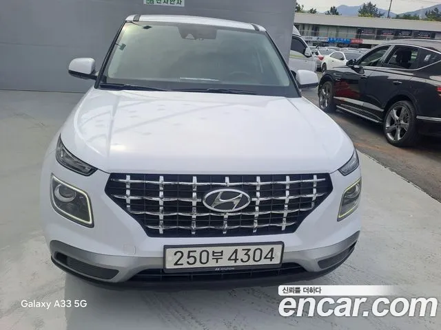 Фотография автомобиля — Hyundai Venue