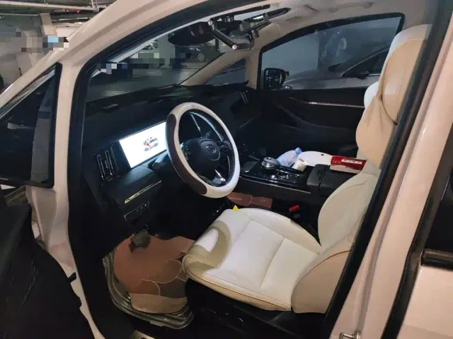GAC Trumpchi E9 — Фото автомобиля 7