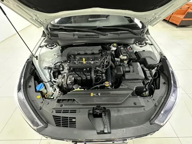 Hyundai Elantra — Фото автомобиля 20