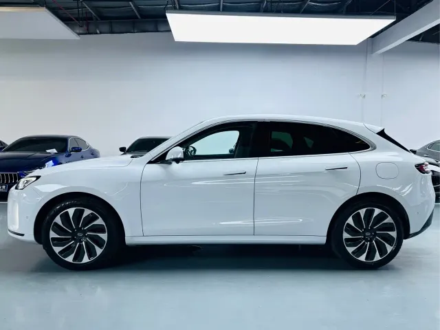 Aito M5 — Фото автомобиля 12