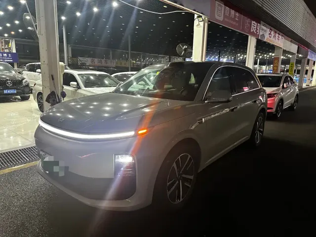 Фотография автомобиля — Li Auto L6