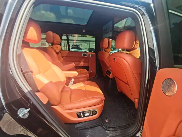 Li Auto L9 — Фото автомобиля 9