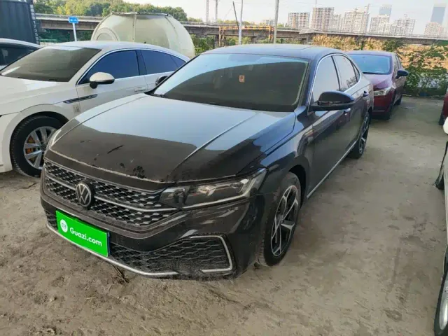 Фотография автомобиля — Volkswagen Passat