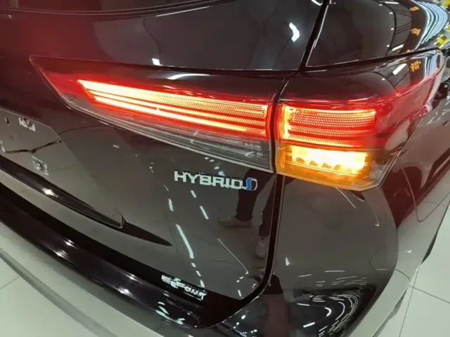 Toyota Highlander — Фото автомобиля 7