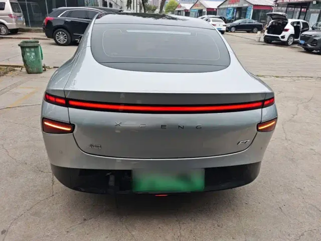 Xpeng P7 — Фото автомобиля 5