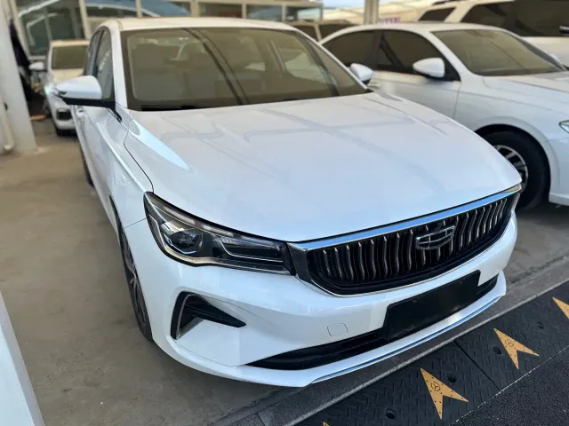 Geely Emgrand — Фото автомобиля 3