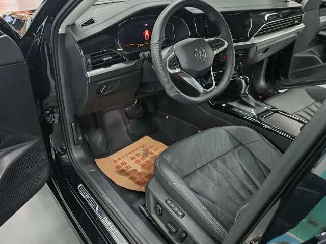 Volkswagen Passat — Фото автомобиля 14