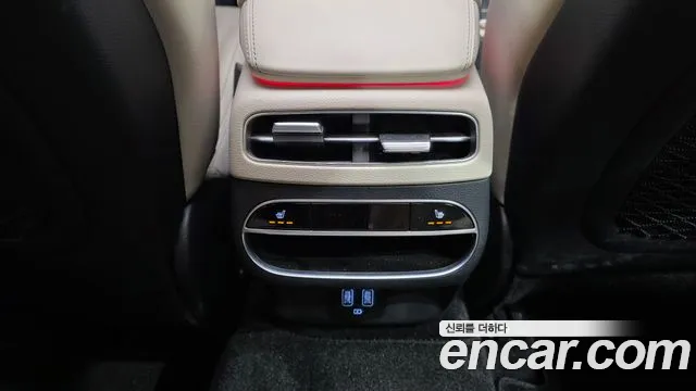 Genesis GV70 — Фото автомобиля 28
