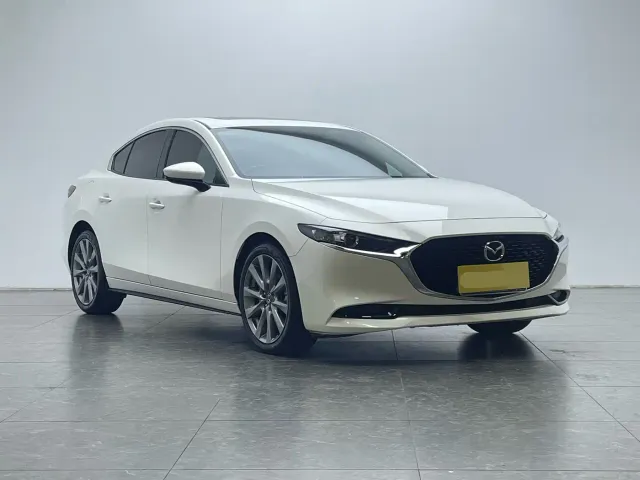 Mazda Axela — Фото автомобиля 3