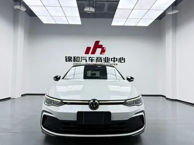Фотография автомобиля — Volkswagen Golf