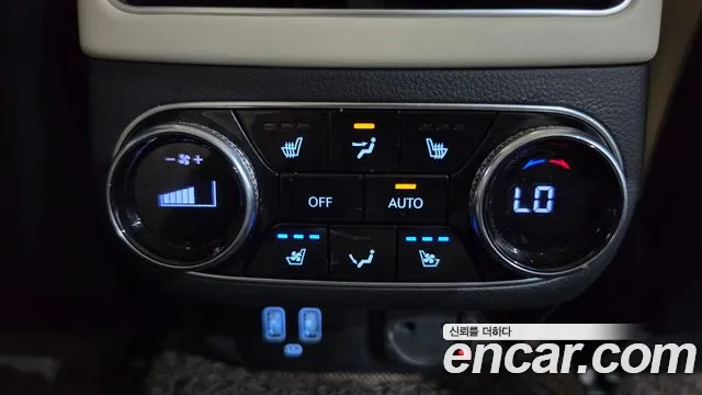 Genesis GV70 — Фото автомобиля 25