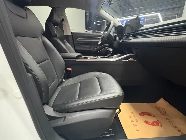 Geely Emgrand — Фото автомобиля 8