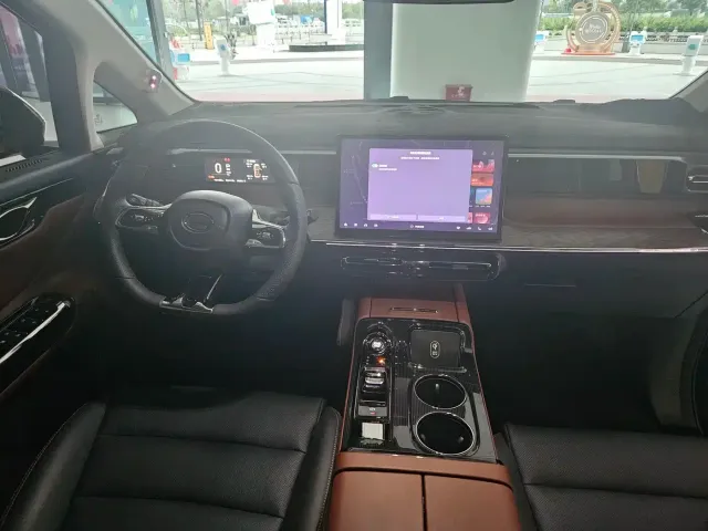 GAC Trumpchi E8 — Фото автомобиля 5