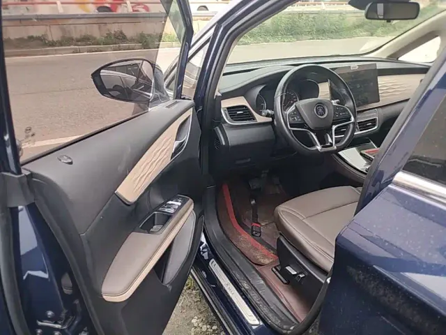 BYD Song MAX — Фото автомобиля 15