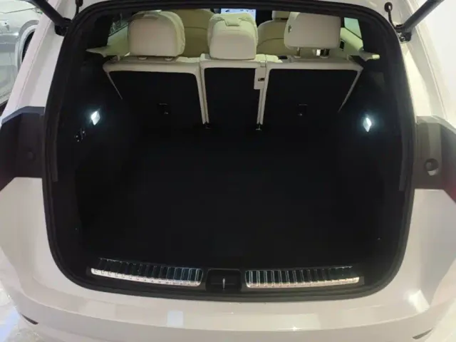 Li Auto L7 — Фото автомобиля 18