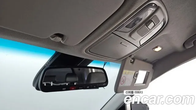 Kia Niro — Фото автомобиля 26