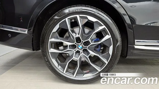 BMW X7 — Фото автомобиля 5