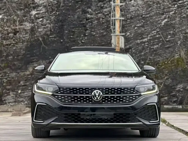 Volkswagen Passat — Фото автомобиля 2