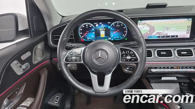 Mercedes-Benz GLE-Class — Фото автомобиля 14