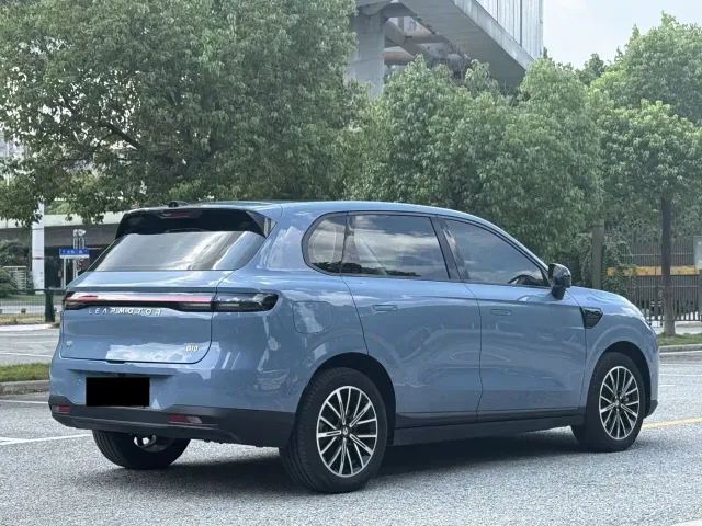 Leapmotor B10 — Фото автомобиля 10