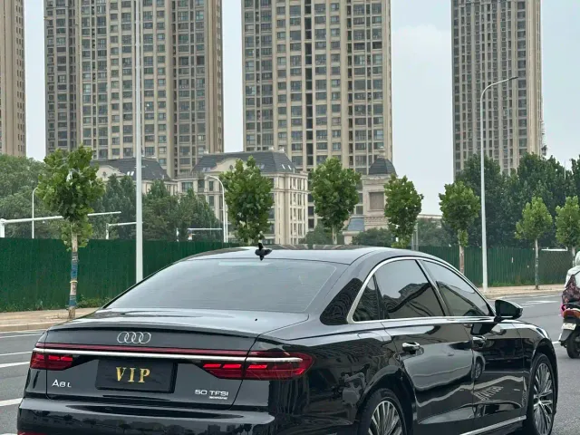 Audi A8 — Фото автомобиля 5
