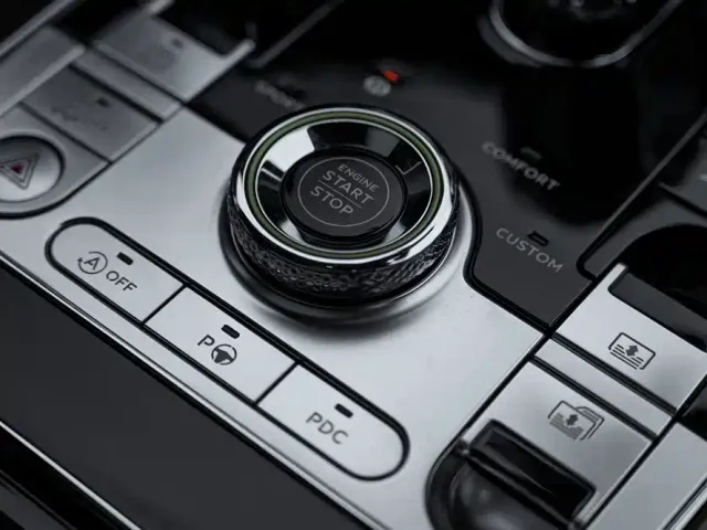 Bentley Flying Spur — Фото автомобиля 18