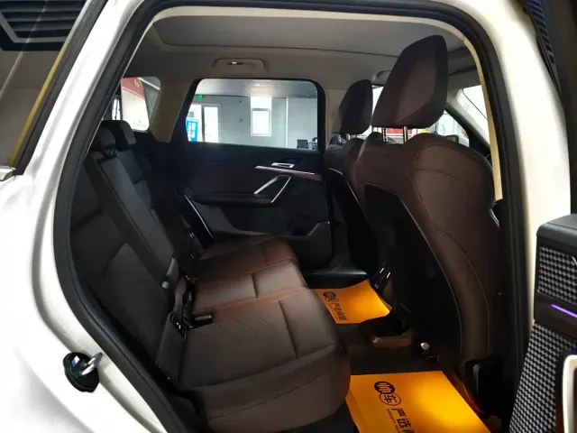 BMW BMW iX1 2023 eDrive25L M Sport Package — Фото автомобиля 10