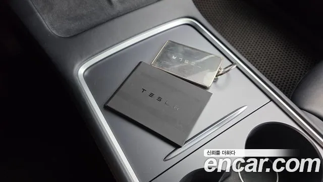 Tesla Model Y — Фото автомобиля 19
