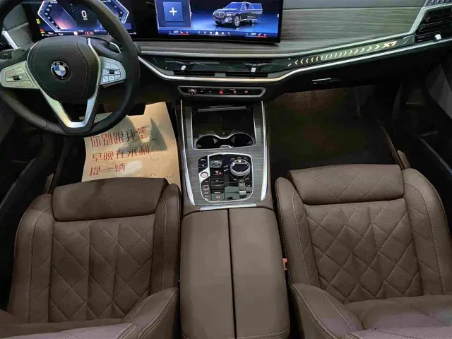 BMW X7 — Фото автомобиля 11