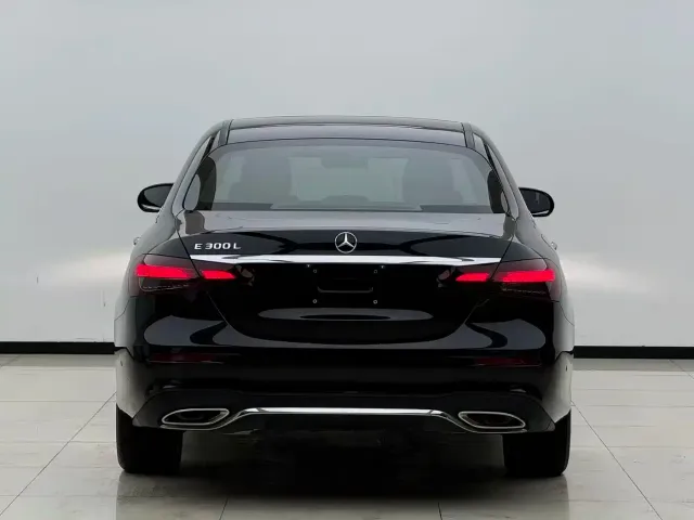Mercedes-Benz E-Class — Фото автомобиля 9