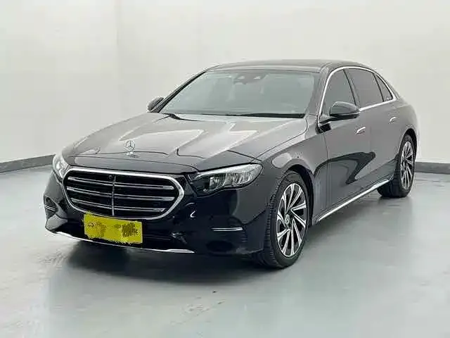 Фотография автомобиля — Mercedes-Benz E-Class