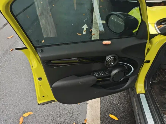 MINI Hatch — Фото автомобиля 7