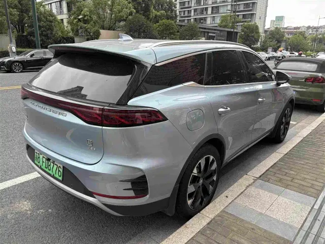 BYD Tang — Фото автомобиля 7