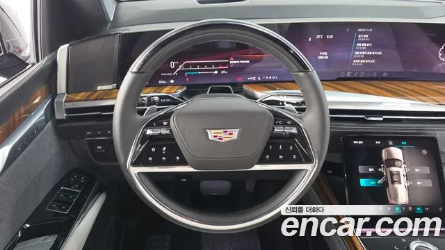 Cadillac Escalade — Фото автомобиля 19