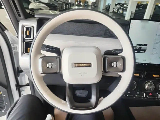 iCAR V23 — Фото автомобиля 10