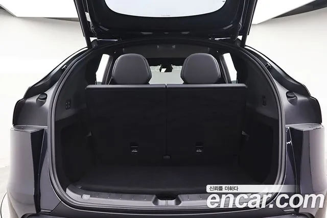 Tesla Model Y — Фото автомобиля 20
