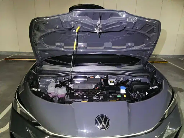Volkswagen ID. Unyx 06 — Фото автомобиля 3