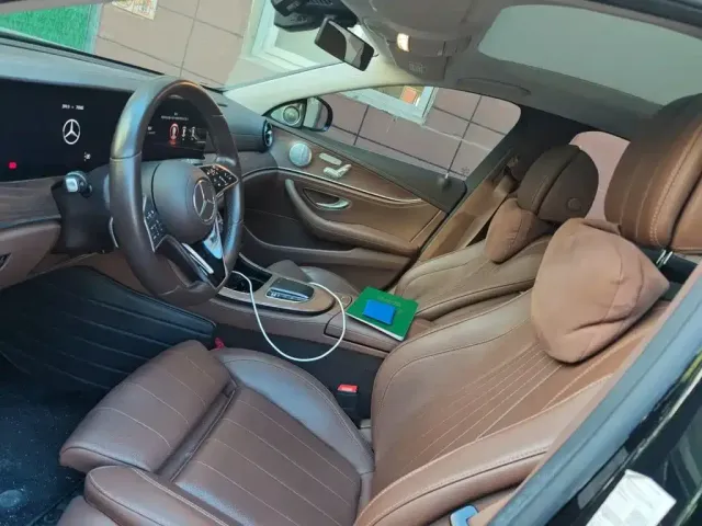 Mercedes-Benz E-Class — Фото автомобиля 16