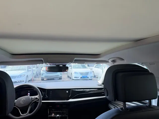 Volkswagen Passat — Фото автомобиля 15