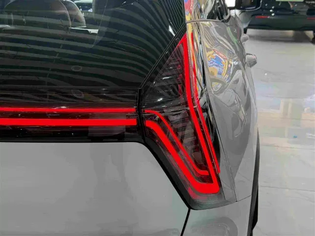 Geely Boyue L — Фото автомобиля 8