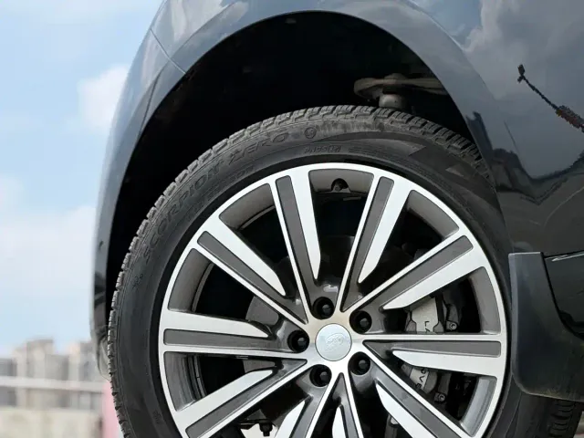 Land Rover Range Rover — Фото автомобиля 16