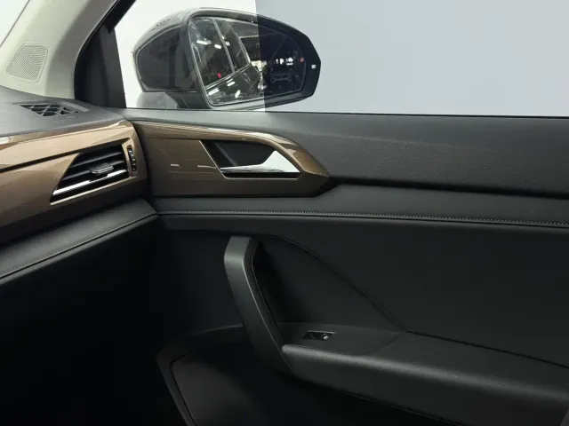 Volkswagen Tharu — Фото автомобиля 10