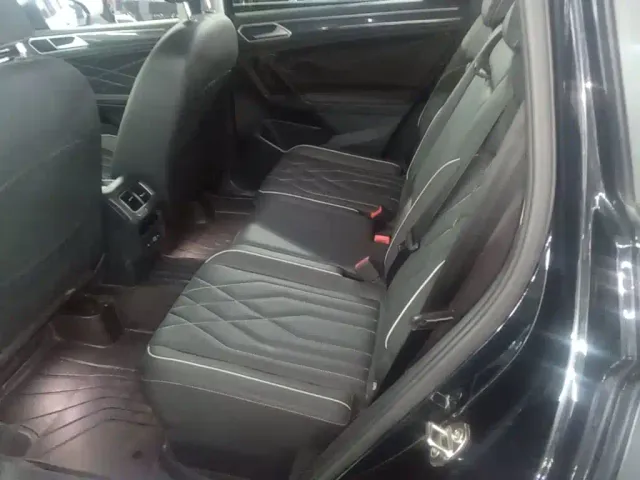 Volkswagen Tiguan L — Фото автомобиля 16