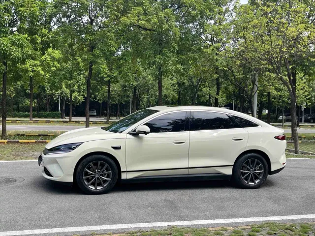 BYD Qin L — Фото автомобиля 7