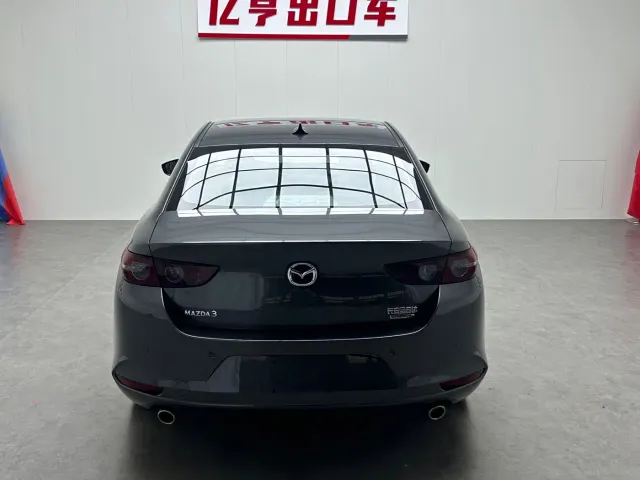 Mazda Axela — Фото автомобиля 20
