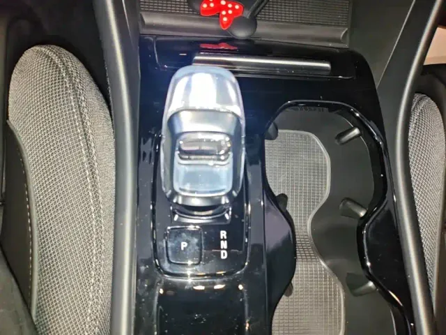 Volvo XC40 — Фото автомобиля 13