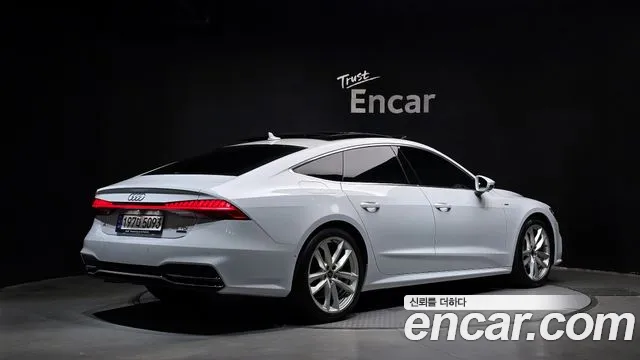 Audi A7 4K — Фото автомобиля 2