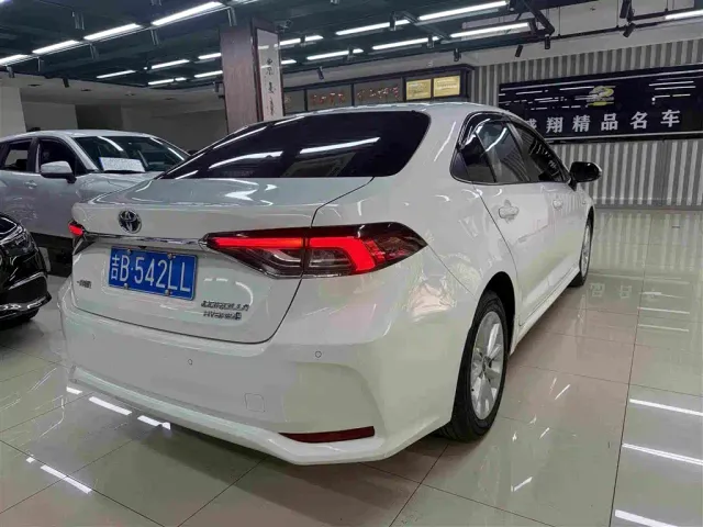 Toyota Corolla — Фото автомобиля 5