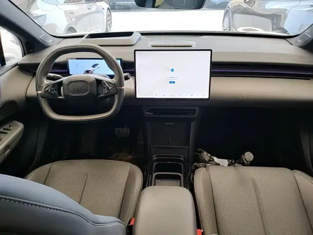 Lynk & Co Z20 — Фото автомобиля 9