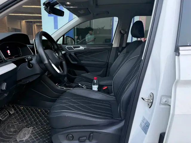 Volkswagen Tiguan L — Фото автомобиля 6